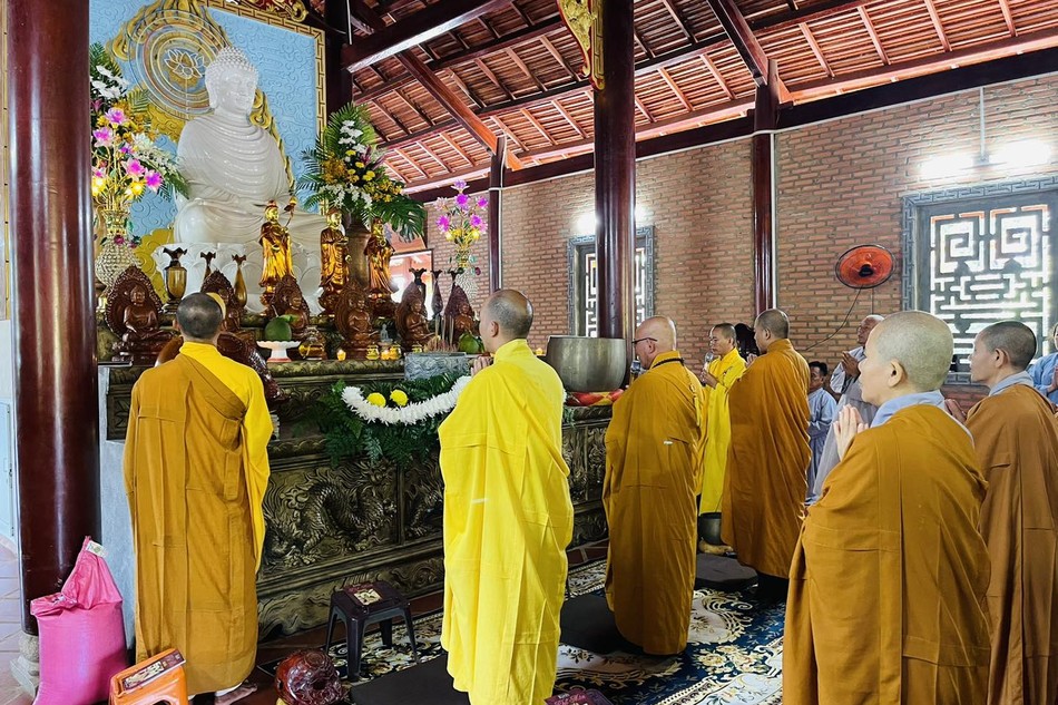 Khóa tu "Ngày trưởng tịnh" tại chùa Pháp Huyền