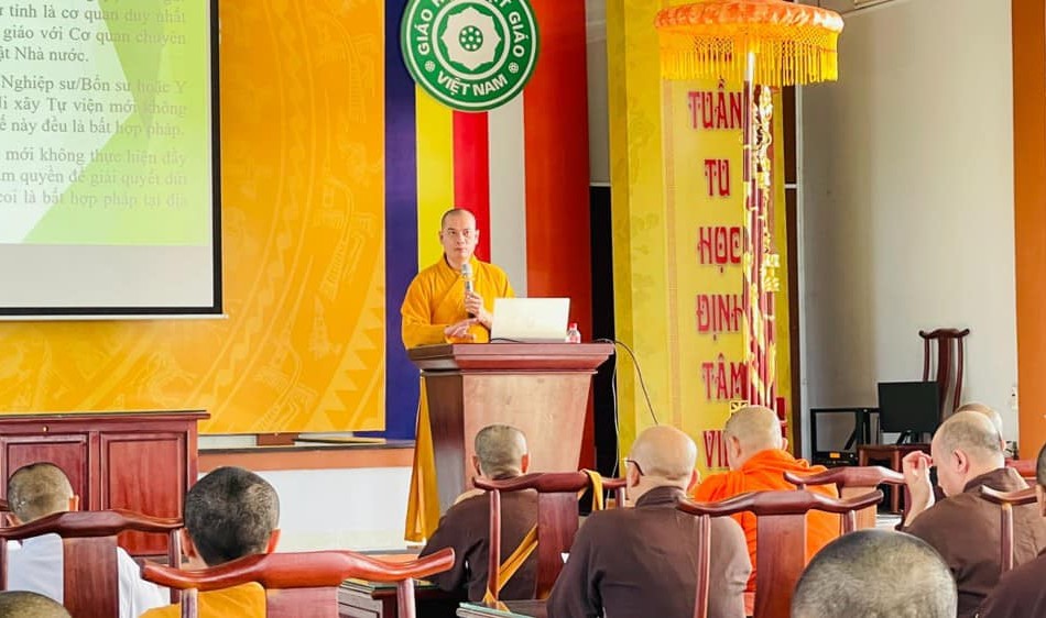 Đại đức Thích Bửu Hòa triển khai quy trình và quy định một số thủ tục hành chính Giáo hội