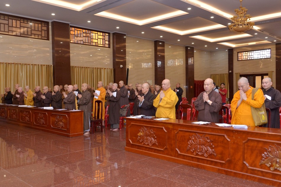 Chư tôn đức tham dự buổi họp mở rộng tại Việt Nam Quốc Tự