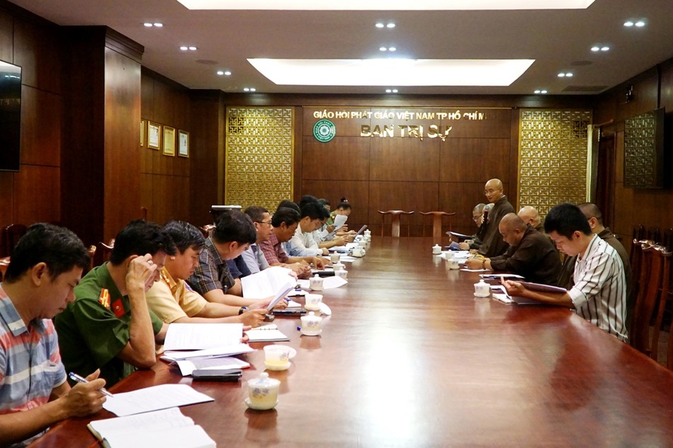 Buổi họp tại Việt Nam Quốc Tự chuẩn bị tổ chức lễ tưởng niệm nạn nhân tử vong vì tai nạn giao thông