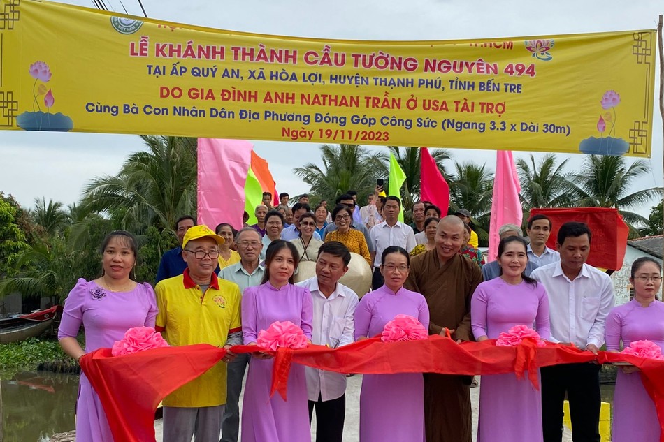Hội Từ thiện chùa Tường Nguyên cắt băng khánh thành cầu Tường Nguyên 494 tại H.Thạnh Phú