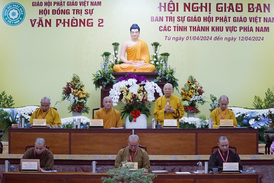 Hòa thượng Thích Quảng Xả, Phó Chủ tịch Hội đồng Trị sự, chủ tọa hội nghị giao ban