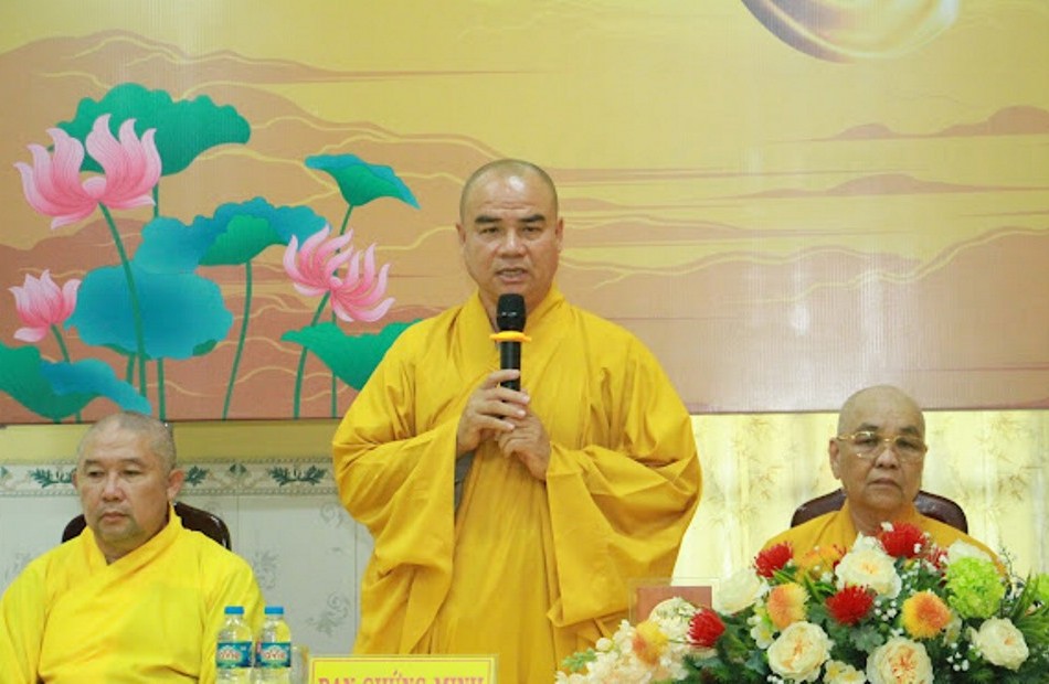 Thượng tọa Thích Tĩnh Triệt thăm hỏi, động viên hành giả an cư tại chùa Hòa Long, TP.Cao Lãnh