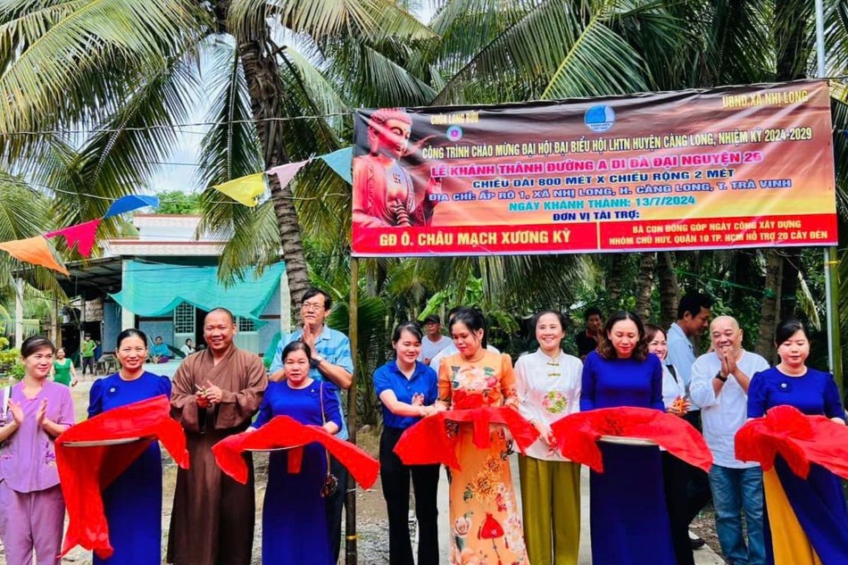  Khánh thành đường bê-tông A Di Đà Đại Nguyện 26, tại ấp Rô 1, xã Nhị Long