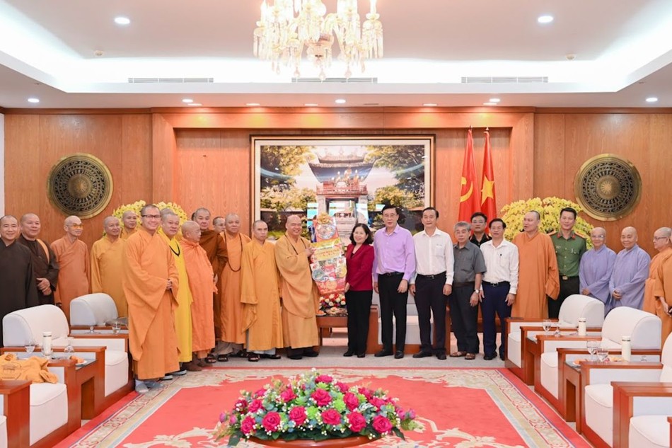Thượng tọa Thích Thanh Phong chúc Tết Ất Tỵ đến lãnh đạo Tỉnh ủy tỉnh Bà Rịa - Vũng Tàu