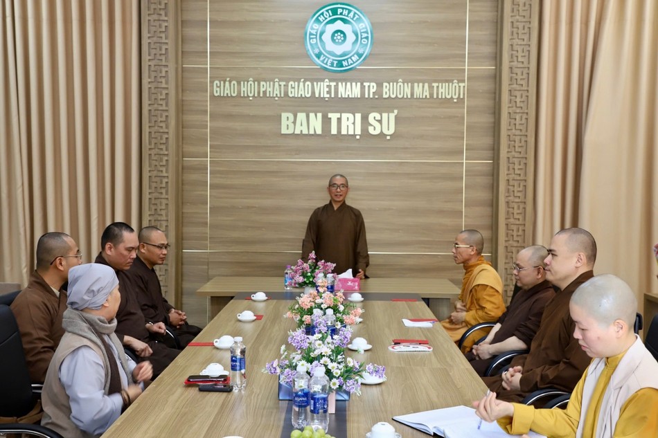 Thường trực Ban Trị sự GHPGVN TP.Buôn Ma Thuột họp triển khai kế hoạch tổ chức Đại lễ Phật đản Phật lịch 2569