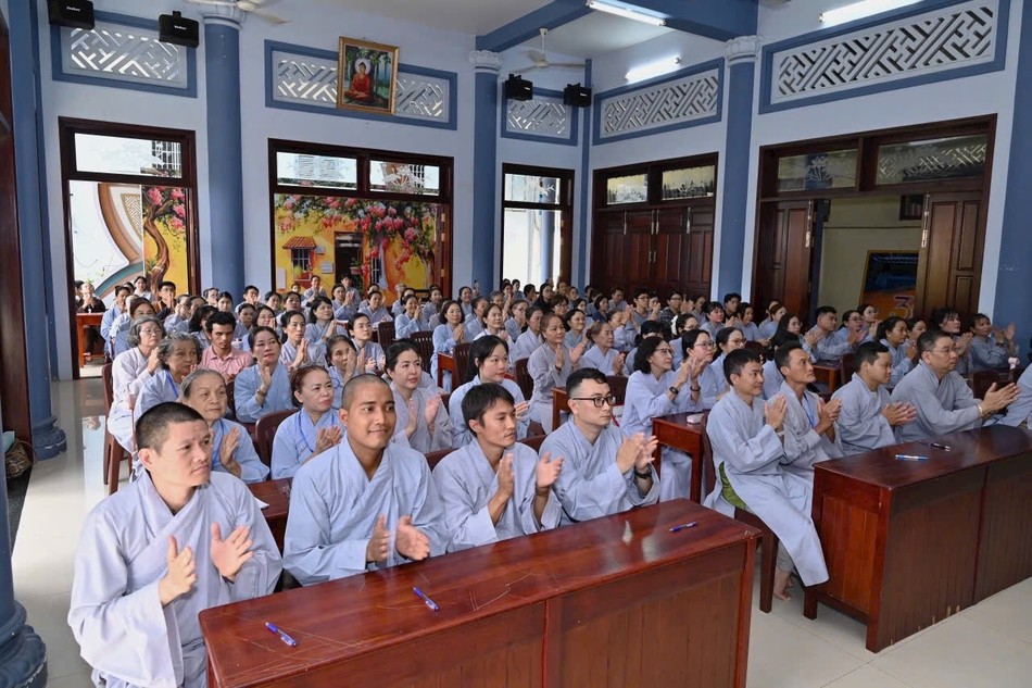 Phật tử tham gia cuộc thi tìm hiểu về cuộc đời Đức Phật Thích Ca Mâu Ni