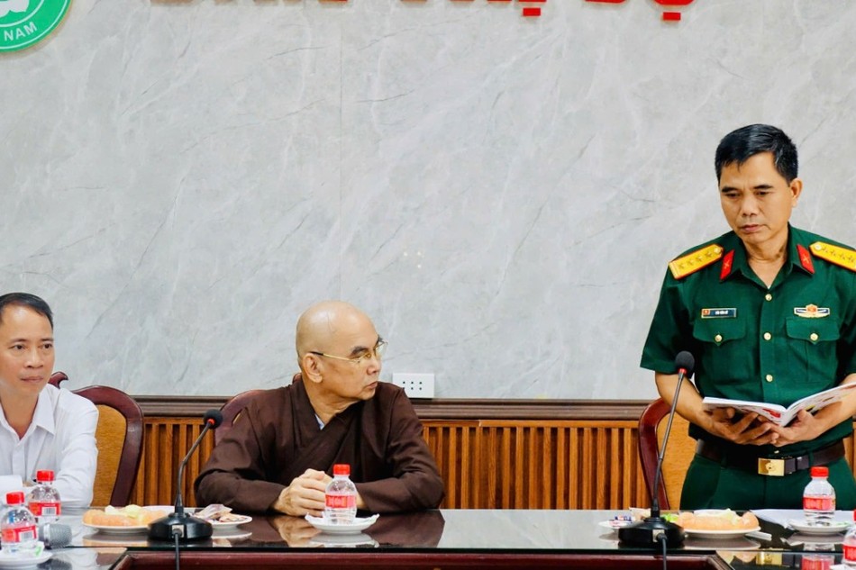 Buổi họp thống nhất phương án xây dựng công trình thể dục thể thao ngoài trời trong khuôn viên chùa Tỉnh Hội