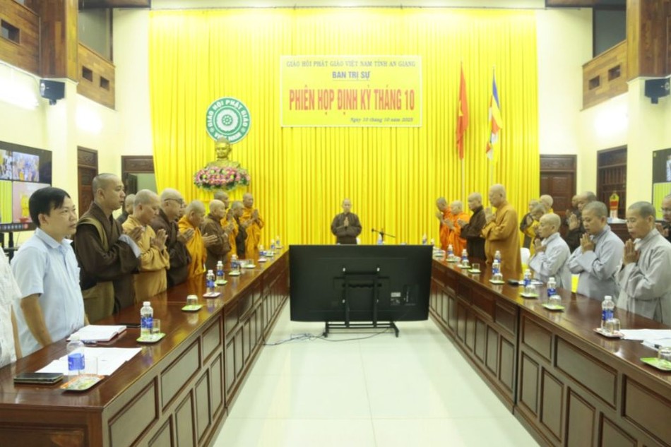 Ban Thường trực Ban Trị sự GHPGVN tỉnh An Giang họp trực tuyến nhằm triển khai hoạt động Phật sự