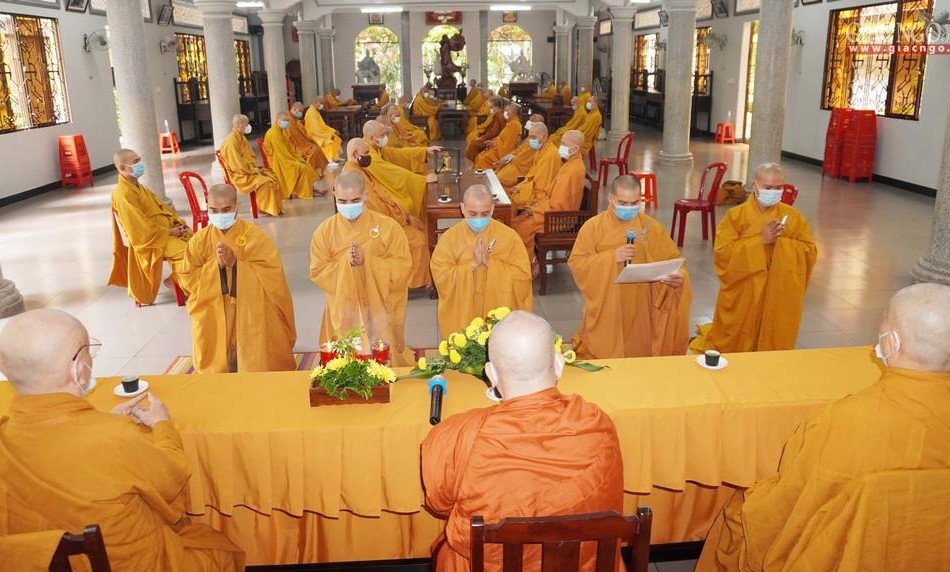 Chư tôn đức Ban Thư ký GHPGVN quận Gò Vấp tác bạch cung an chức sự 