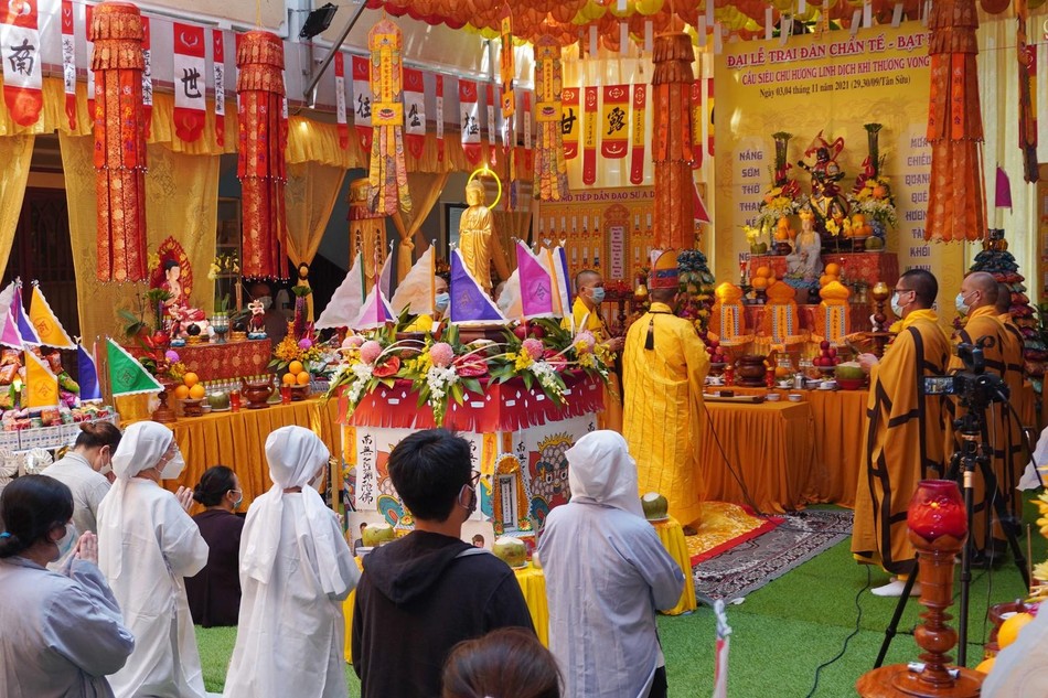 Trai đàn chẩn tế bạt độ - cầu siêu chư hương linh tử nạn vì Covid-19 tại chùa Bửu Đà