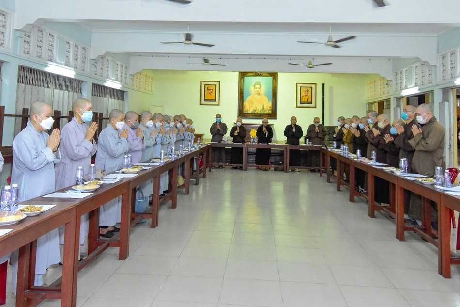 Phật giáo quận 10 triển khai Phật sự tại chùa Ấn Quang chiều 16-4 - Ảnh: Thanh Phong