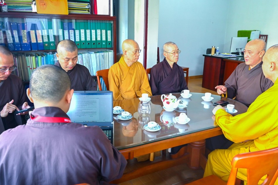 Chư tôn đức Thường trực Ban Pháp chế T.Ư họp triển khai Phật sự