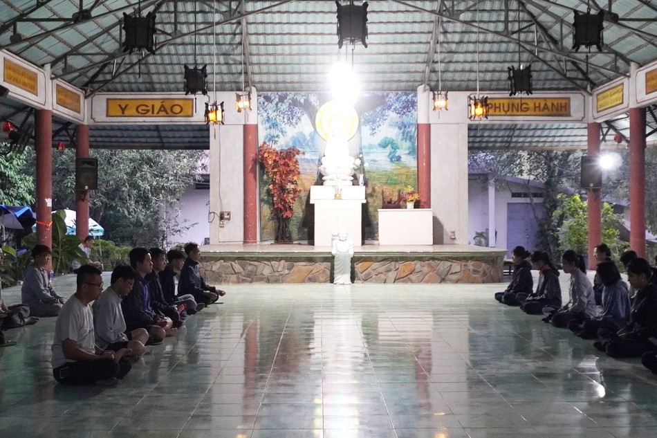 Ngồi thiền buổi sáng 