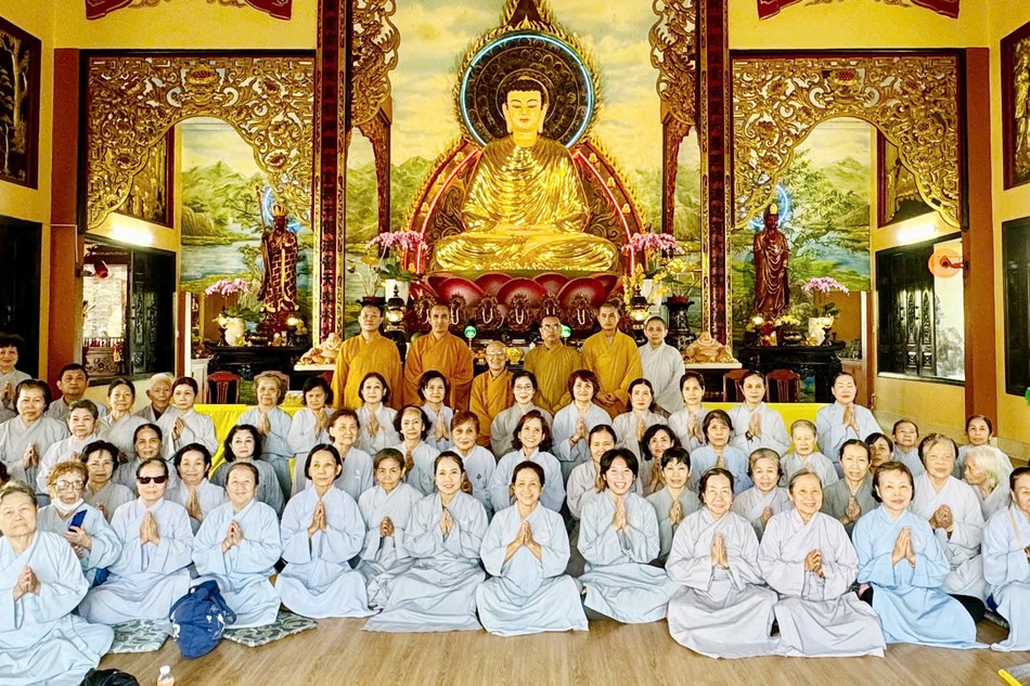 Ban Hướng dẫn Phật tử TP.HCM thăm, sách tấn đến đạo tràng tu học chùa Hưng Phước