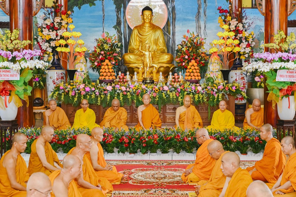 Giới hạnh của người xuất gia