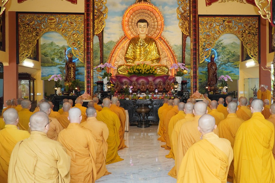 Chư Tăng Q.3 tác pháp An cư kiết hạ Phật lịch 2569 tại chùa Hưng Phước