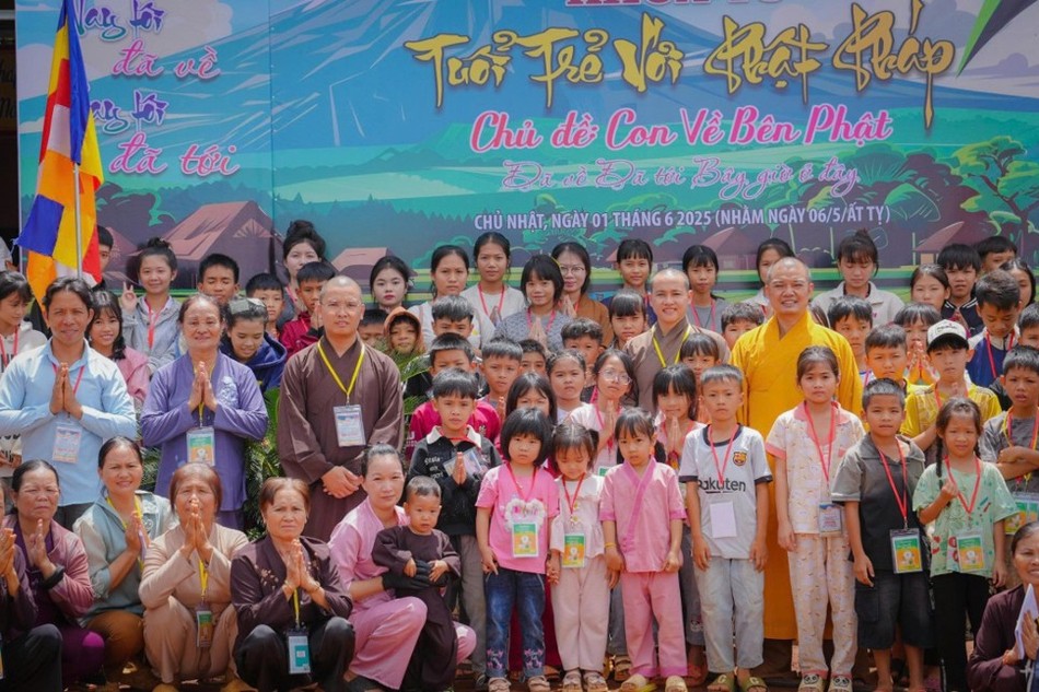 Khóa tu "Con về bên Phật" lần đầu tiên được tổ chức cho em thiếu nhi đồng bào dân tộc tại chùa Phước Bảo