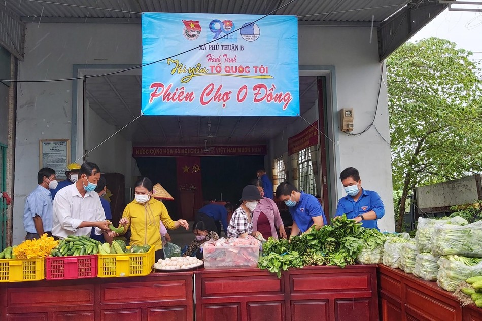 Phiên chợ 0 đồng, chỉ có người bán tại xã Phú Thuận B, huyện Hồng Ngự, Đồng Tháp