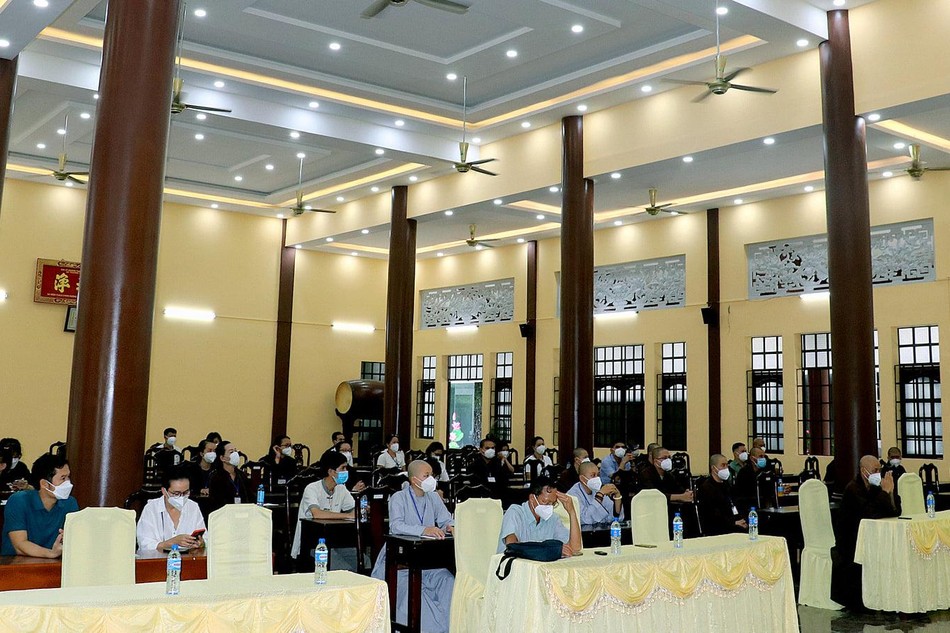 Lễ sơ kết công tác hỗ trợ tuyến đầu chống dịch của đội tình nguyện viên Phật giáo tỉnh Bình Dương