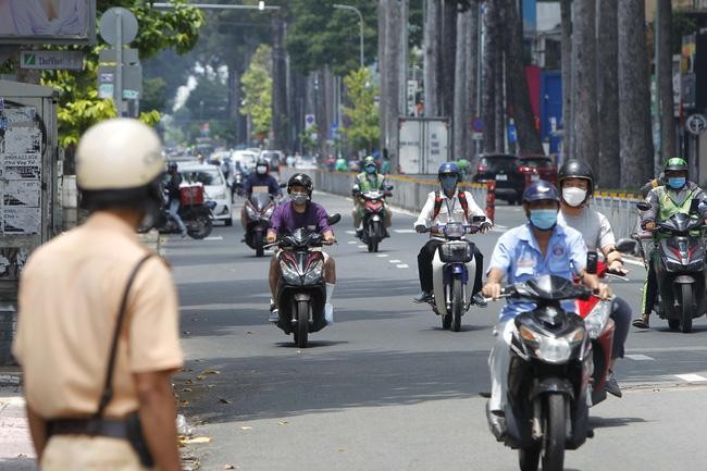 TP.HCM ra văn bản mới hướng dẫn đăng ký hỗ trợ di chuyển trong trường hợp cấp thiết