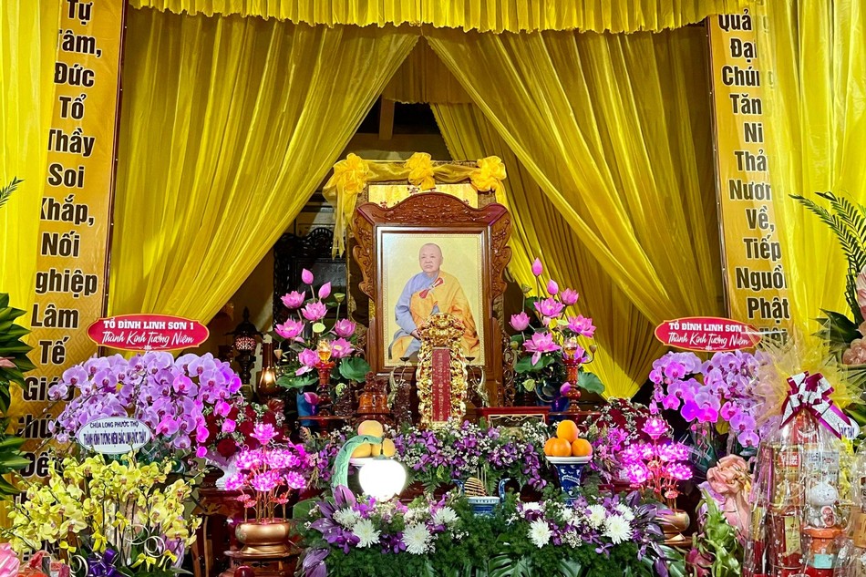 Di ảnh cố Ni trưởng Thích nữ Huệ Giác tại tổ đình Linh Sơn - Núi Dinh