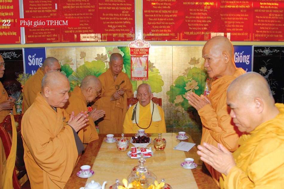 Chư tôn đức giáo phẩm trong một lần khánh tuế Đại lão Hòa thượng Thích Trí Tịnh tại chùa Vạn Đức - Ảnh: Bảo Toàn