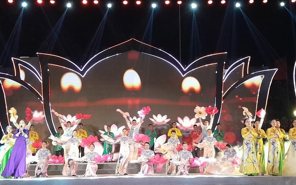 Chương trình nghệ thuật “Thắp sáng tri ân mùa Vu lan” tại Nghệ An