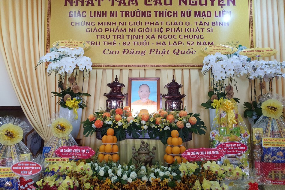 Giác linh đài cố Ni trưởng Thích nữ Mạo Liên tại tịnh xá Ngọc Chung