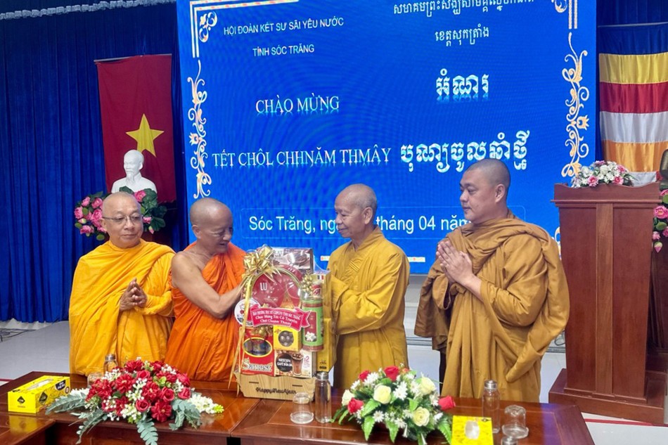 Hòa thượng Thích Thiện Thạnh chúc Tết Chôl Chnăm Thmây năm 2024 đến Trưởng lão Hòa thượng Tăng Nô