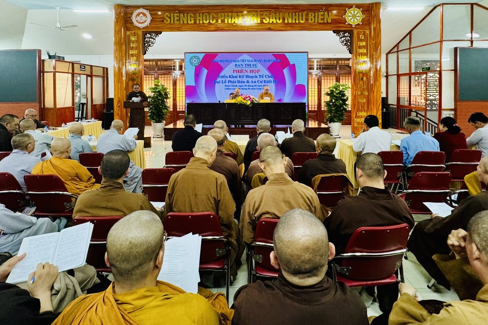 Quang cảnh phiên họp