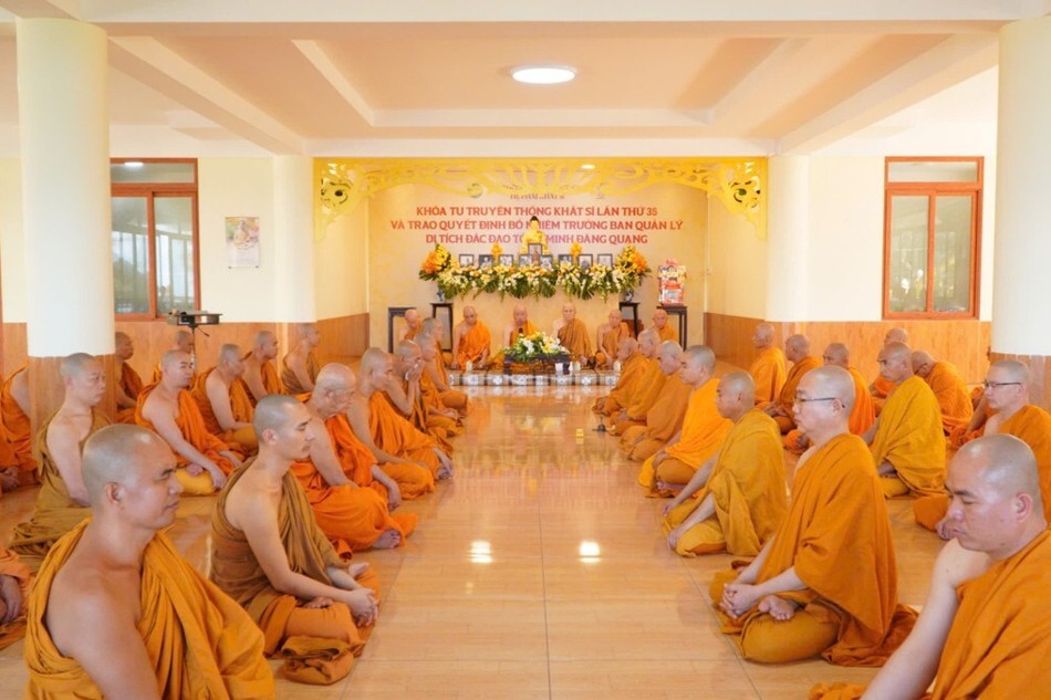 Lễ bế mạc Khóa tu truyền thống Khất sĩ lần thứ 35 tại Di tích đắc đạo Tổ sư Minh Đăng Quang (TP.Hà Tiên, Kiên Giang)