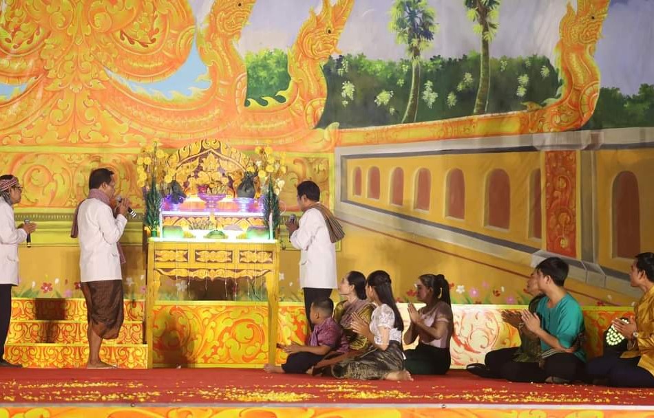 Nghi thức cúng dường truyền thống của đồng bào dân tộc Khmer 