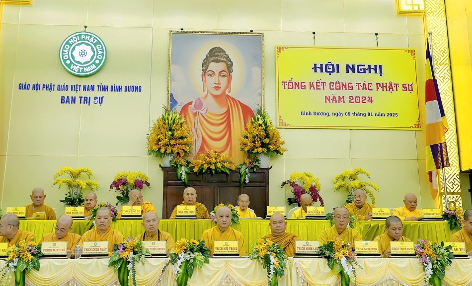 Chư tôn giáo phẩm chứng minh hội nghị