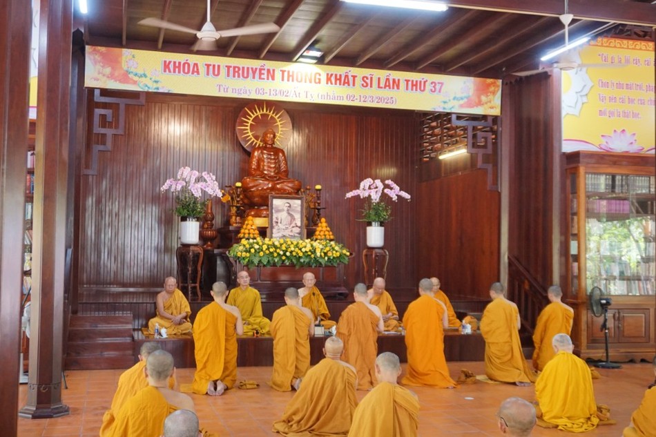 Bế mạc khóa tu truyền thống Giới - Định - Tuệ lần thứ 37 do Giáo đoàn I - hệ phái Khất sĩ đăng cai tổ chức tại tổ đình Minh Đăng Quang (Vĩnh Long)