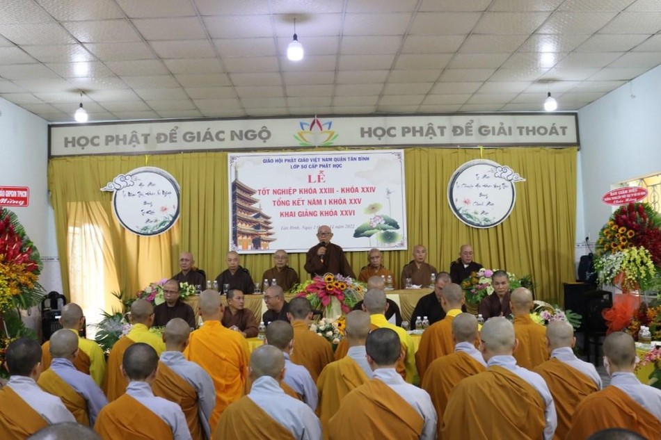 Trưởng lão Hòa thượng Thích Như Tín ban đạo từ đến các Tăng, Ni sinh