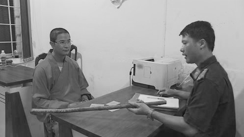 Thông tin về "thầy chùa đập phá ô tô người đi đường"