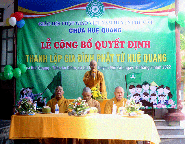 Bình Định: Gia đình Phật tử Huệ Quang (huyện Phù Cát) nhận quyết ...