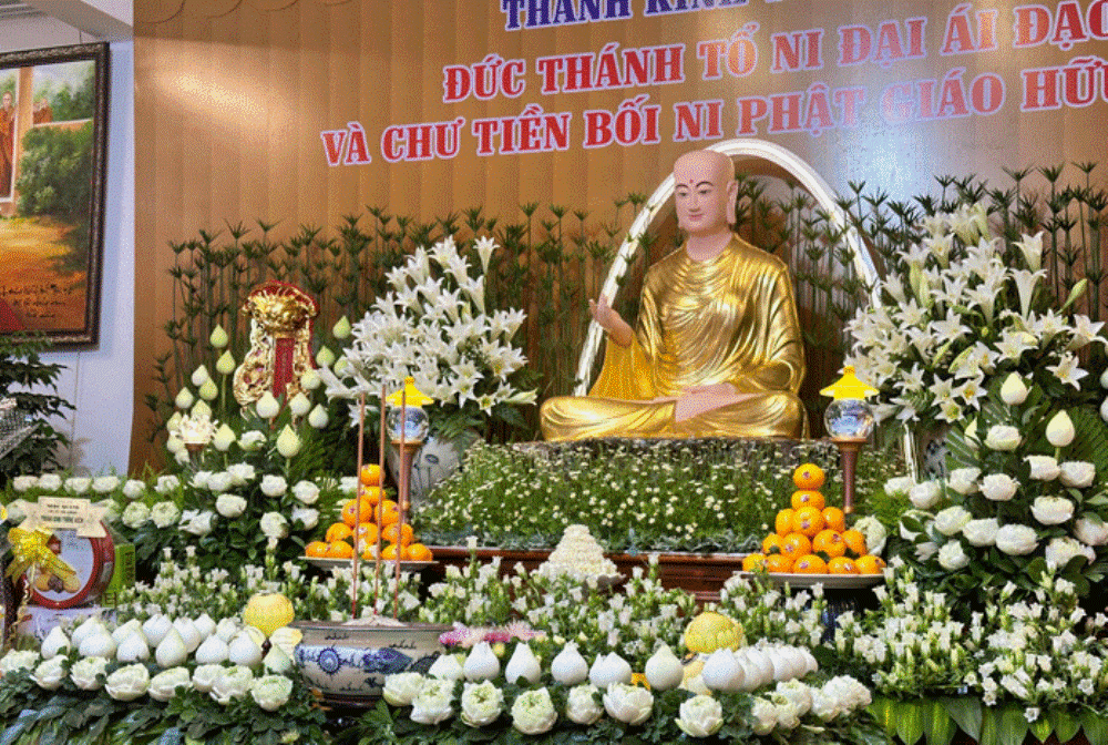 Tôn tượng Đức Thánh Tổ Ni Đại Ái Đạo tại chùa Tịnh Nghiêm