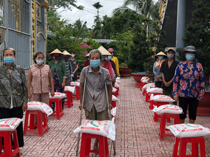 Các chùa chia sẻ với người dân gặp khó khăn Các chùa chia sẻ với người dân gặp khó khăn