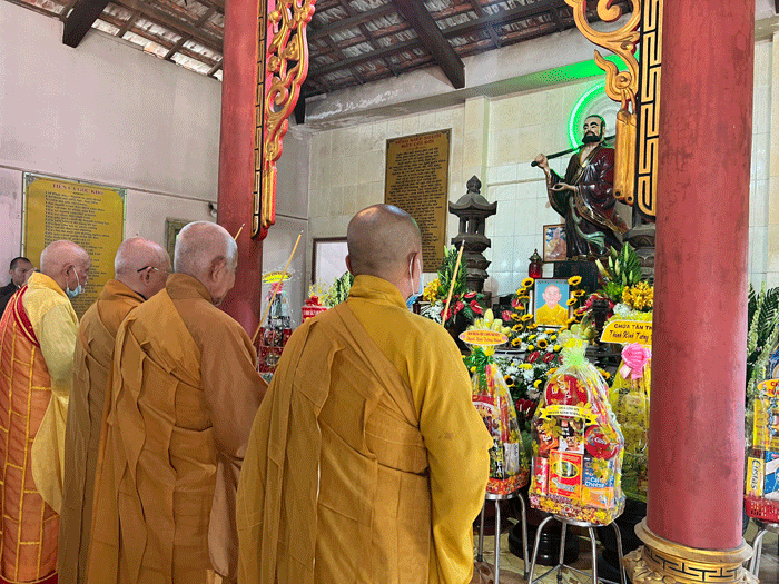 Niệm hương tưởng niệm Thượng tọa Thích Thiện Bình Niệm hương tưởng niệm Thượng tọa Thích Thiện Bình