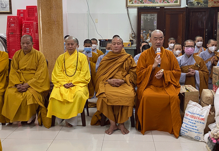 Thượng tọa Thích Quảng Lộc thăm hỏi chư hành giả an cư Thượng tọa Thích Quảng Lộc thăm hỏi chư hành giả an cư