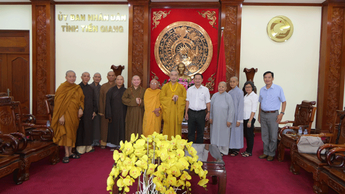 Tại Ủy ban Nhân dân tỉnh Tại Ủy ban Nhân dân tỉnh