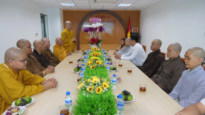 Thượng tọa Thích Quảng Lộc cảm ơn lãnh đạo Sở Nội vụ, Ban Tôn giáo tỉnh Thượng tọa Thích Quảng Lộc cảm ơn lãnh đạo Sở Nội vụ, Ban Tôn giáo tỉnh