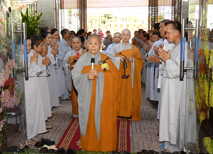 Ni trưởng Thích nữ Tịnh Nghiêm dâng lên khánh tuế chư tôn đức đại Tăng Ni trưởng Thích nữ Tịnh Nghiêm dâng lên khánh tuế chư tôn đức đại Tăng