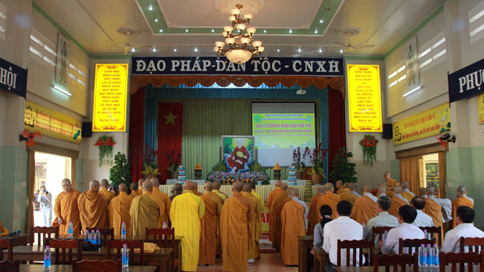 Nghi thức dâng hương tưởng niệm ngày Đức Phật hoàng Trần Nhân Tông nhập Niết-bàn Nghi thức dâng hương tưởng niệm ngày Đức Phật hoàng Trần Nhân Tông nhập Niết-bàn