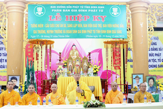 Hòa thượng Thích Trí Giác ban đạo từ Hòa thượng Thích Trí Giác ban đạo từ