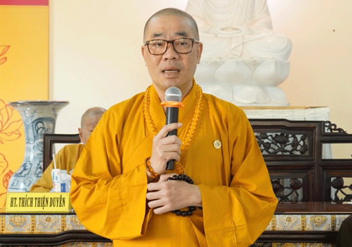 Thượng tọa Thích Quảng Lộc phát biểu tại buổi họp Thượng tọa Thích Quảng Lộc phát biểu tại buổi họp