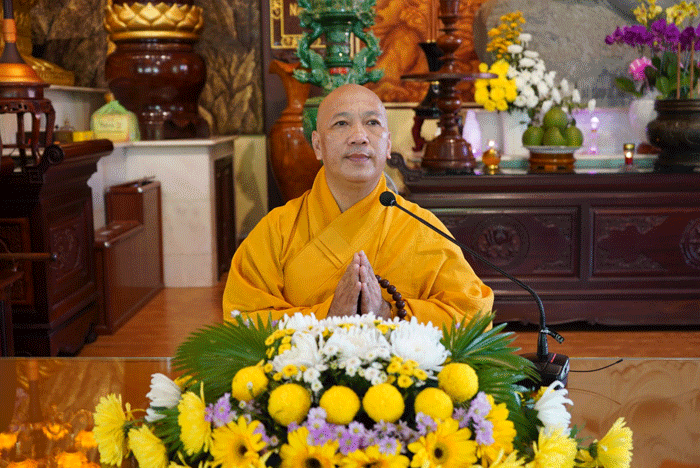 Thượng tọa Thích Giác Nguyên thuyết giảng chủ đề "Hải đảo tự thân" Thượng tọa Thích Giác Nguyên thuyết giảng chủ đề "Hải đảo tự thân"