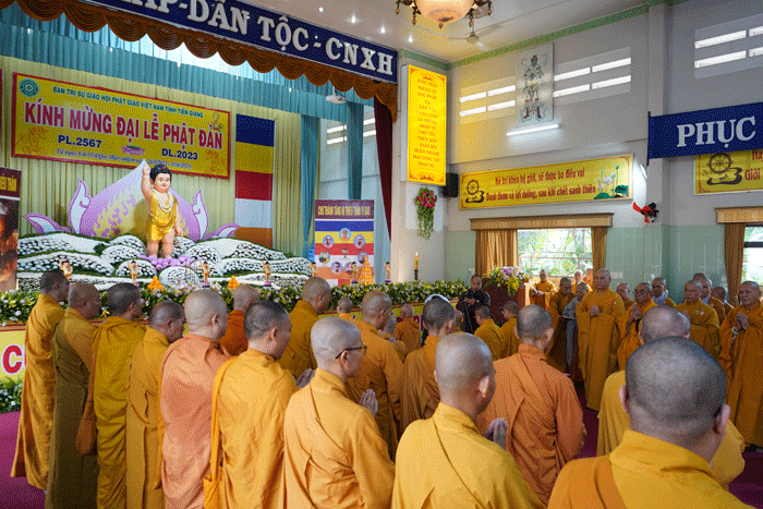 Thực hiện lễ kỷ niệm Khánh đản của Đức Thế Tôn Thực hiện lễ kỷ niệm Khánh đản của Đức Thế Tôn